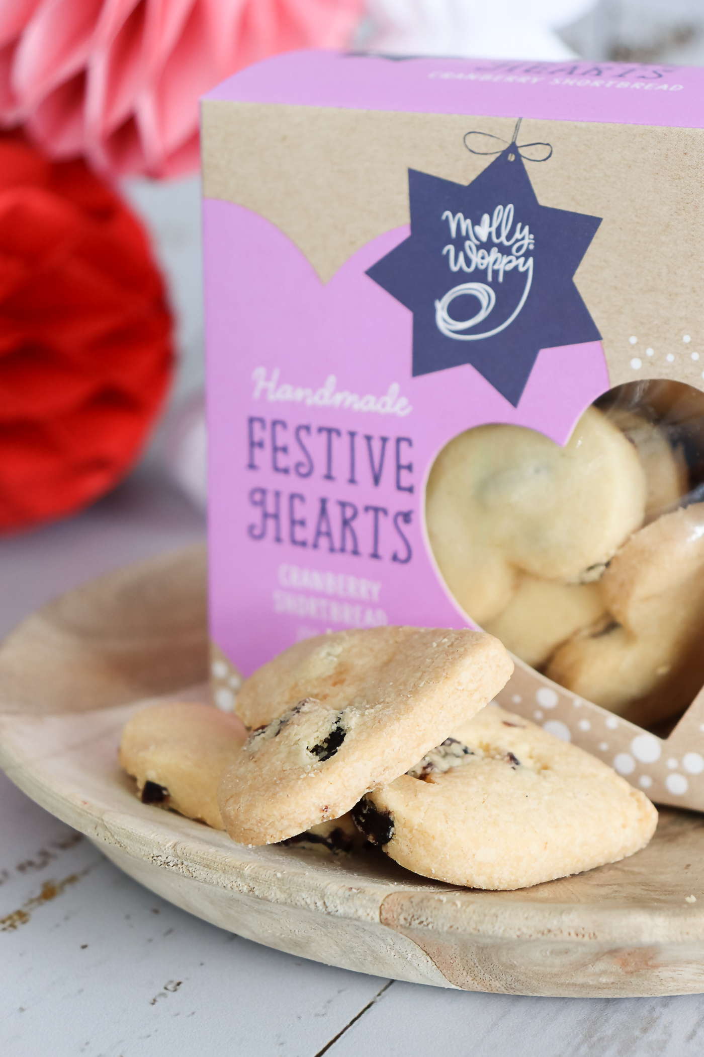 XRN10 Festive Shortbread Hearts Cranberry - Styled (11)